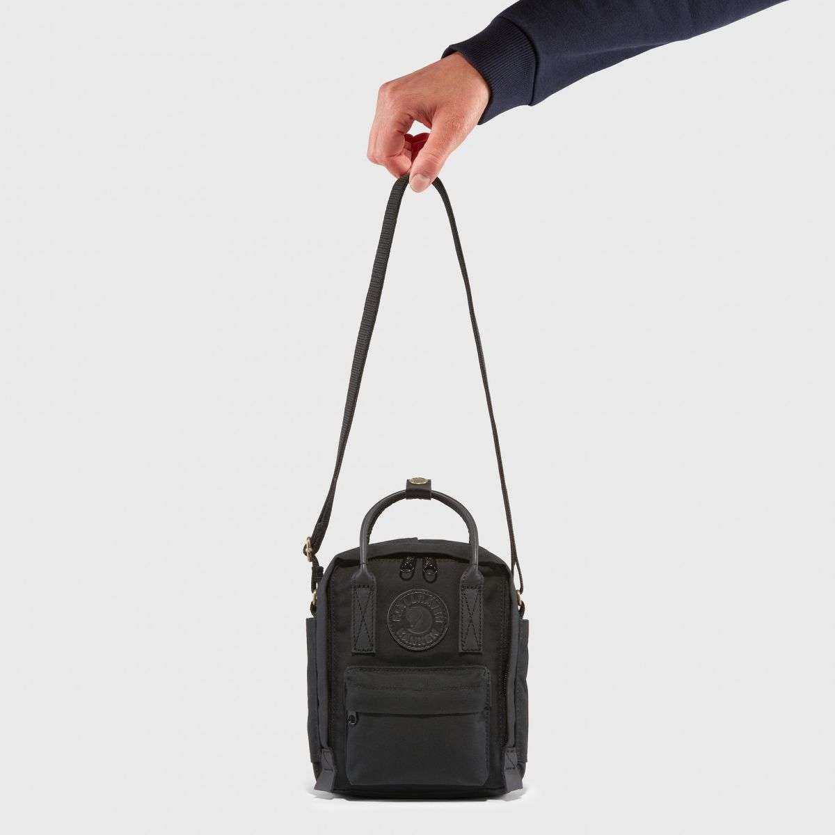 Fjällräven Kånken No. 2 Sling negru | 68travel